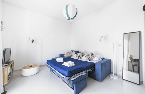 Precotto Apartment | Precotto Flat with Balcony: Family-Friendly & Breakfast Included