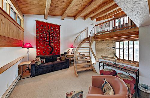 Taos Ski Valley Apartment | Family-Friendly Retreat at Predock 3C – Rated 8/10