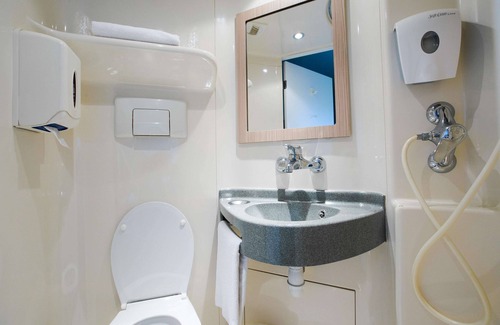 Les Ponts-de-Ce Hotel | Budget-Friendly Stay at Première Classe Angers Sud Hotel