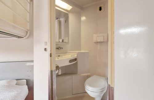 Noyelles-Godault Hotel | Budget-Friendly Première Classe Lille Sud Henin Beaumont Stay