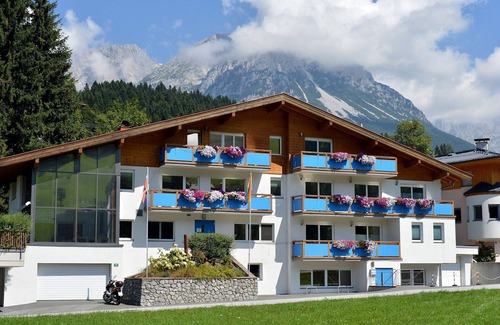 Scheffau am Wilden Kaiser Cottage | Premium-studioappartement Balkon, Küche, Couch ÜF - Haus Romeo - Alpine Gay Resort