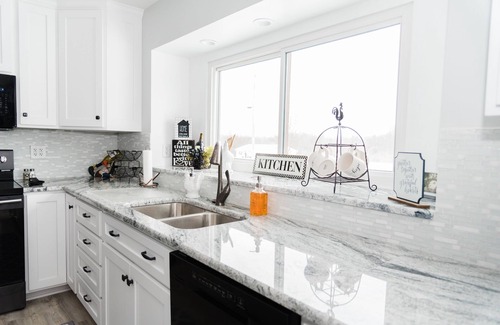Grove City House | Scenic Retreat with Safari Views & Spa Amenities