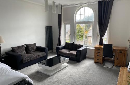 Uphall Apartment | Child-Friendly Premier 2 Bed Flat C with High Guest Rating