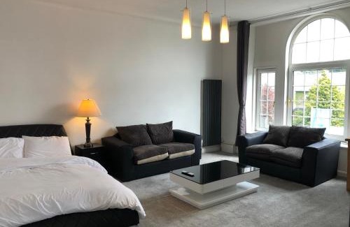 Uphall Apartment | Child-Friendly Premier 2 Bed Flat C with High Guest Rating