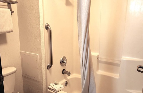 Hobbs Hotel | Comfortable Extended Stay at Premier Hobbs with Spa & Dining
