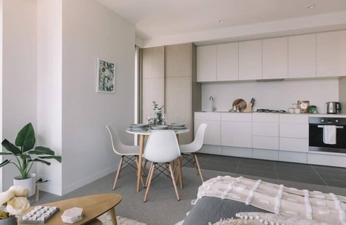 West Melbourne Apartment | Experience Docklands Harbourview with Parking near Marvel Stadium