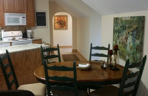 Groveoak Apartment | Premier Host: Lake Guntersville Oasis with Pool & Views