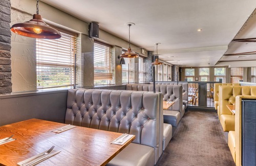 Basingstoke Hotel | Premier Inn Basingstoke West