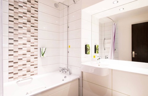 Hitchin Hotel | Premier Inn Hitchin Town Centre