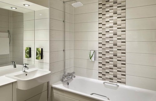 Holbeck Hotel | Premier Inn Leeds City - Elland Road