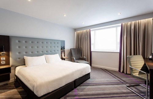 Newham Hotel | Premier Inn London Beckton