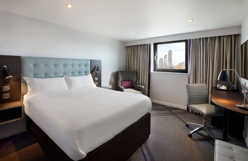 Plymouth Hotel | Premier Inn Plymouth - Sutton Harbour