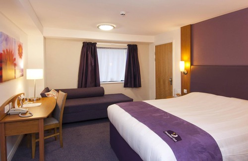 Walsall Hotel | Premier Inn Walsall Town Centre