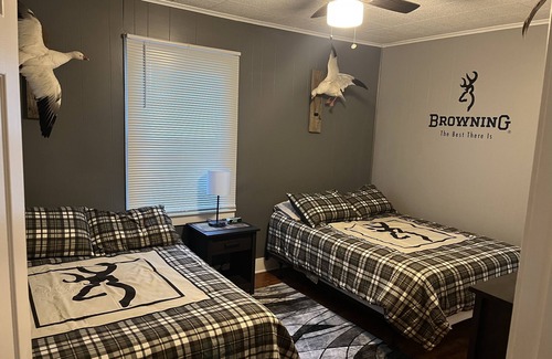 Hornbeak Cabin | Premier Lodging at Reelfoot Lake with Family-Friendly Amenities