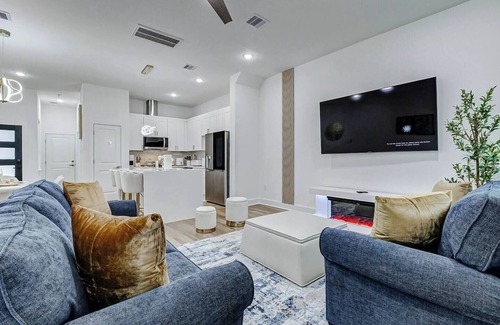 OST - South Union House | Premier Luxe Houston Getaway - NRG Med Center