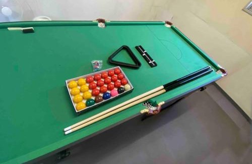 Motomatchi Apartment | Premier Stay in Osaka: 7rooms with Pool & Billiards