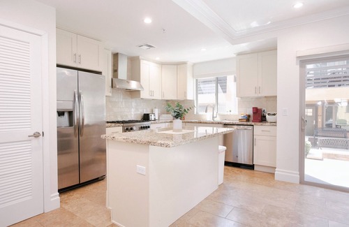 Lamanda Park House | Premier 2BR Suite with Jacuzzi & Top Guest Rating