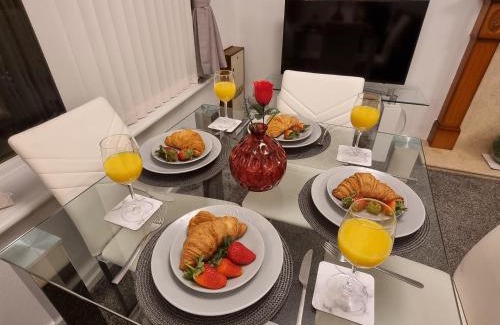 Coatbridge Apartment | Family-Friendly Whifflet Apartment with Great Guest Reviews