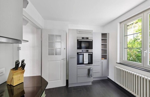 Unterstrass House | Premier Zurich Residence: Guest Rated 10/10 with Family Amenities