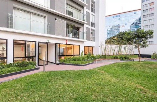 Sector 1 Apartment | Modern Apartment in Downtown Lima with Spa & Breakfast