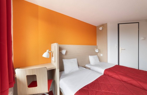 Montfavet Hotel | Comfortable Premiere Classe Avignon Sud with Spa & Breakfast