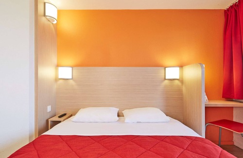 Montfavet Hotel | Comfortable Premiere Classe Avignon Sud with Spa & Breakfast