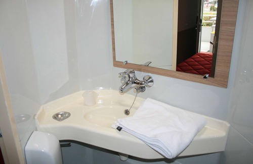 Villalbe Hotel | Budget-Friendly Premiere Classe Carcassonne with Spa & Breakfast