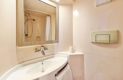 Moirans Hotel | Convenient Stay at Premiere Classe Grenoble Nord - Moirans