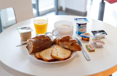 Seclin Hotel | Budget-Friendly Stay at Premiere Classe Lille Sud - Seclin