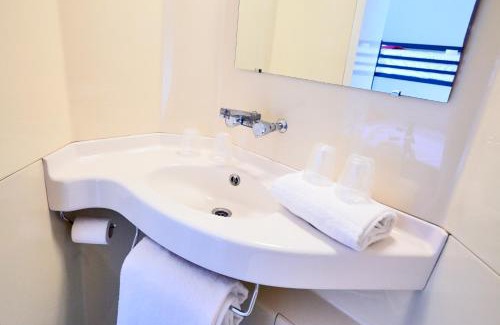 Lezennes Hotel | Convenient Stay at Premiere Classe Lille - Villeneuve d’Ascq