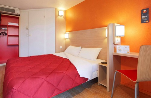 Saint-Quentin Hotel | Budget-Friendly Premiere Classe Saint Quentin with Spa & Dining