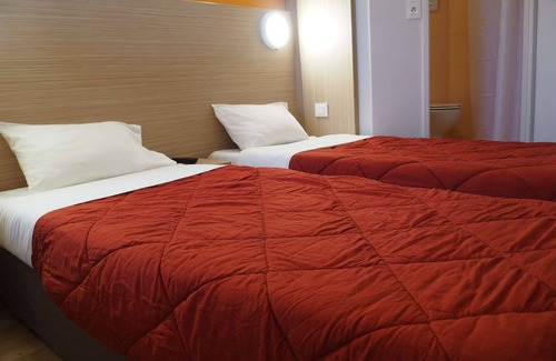 Saint-Lambert-des-Levees Hotel | Budget-Friendly Comfort at Premiere Classe Saumur Hotel