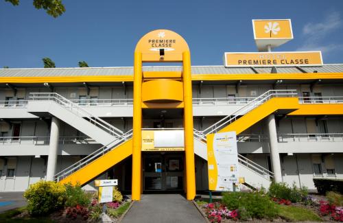 Saint-Cyr-l'Ecole Hotel | Budget-Friendly Premiere Classe Versailles with Family Amenities