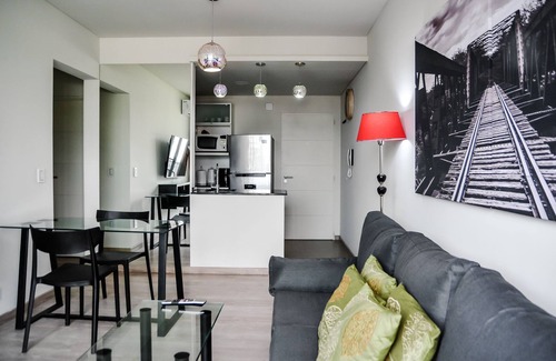 Parana Apartment | Stunning Rooftop Pool with Panoramic Views in Prime Location