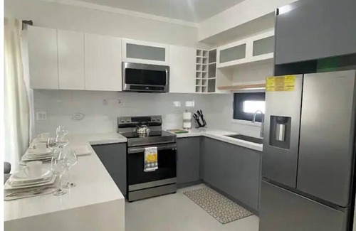 New Kingston Apartment | Impressive Condo in New Kingston with Pool & Spa Access