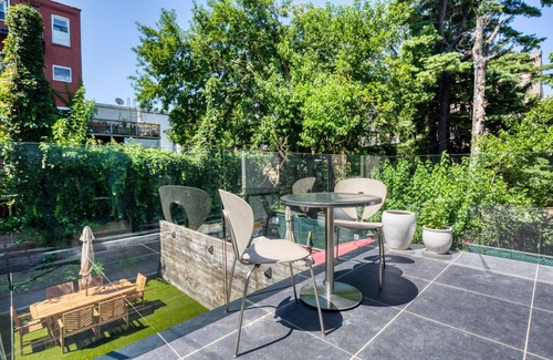 Gowanus House | Modern 2BR Gowanus Townhouse Near Prospect Park