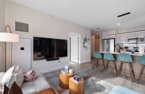 West Loop Apartment | Top-Rated Cloud9 Corner Apartment with Gym & Spa Access