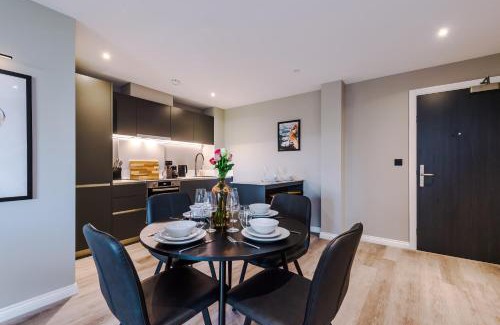 Holbeck Apartment | Modern 3 Bed Retreat in City Centre - Family-Friendly Stay