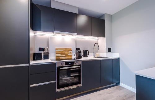 Holbeck Apartment | Modern 3 Bed Retreat in City Centre - Family-Friendly Stay