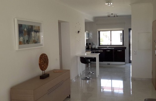 Porto de Mos Apartment | Oceanfront 5-Star Apartment Near Porto de Mos Beach