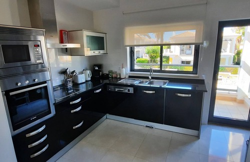 Porto de Mos Apartment | Oceanfront 5-Star Apartment Near Porto de Mos Beach