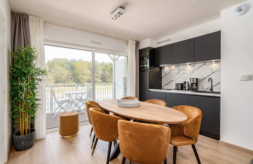Camiers Apartment | Exceptional 2-Bedroom Apartment with Pool & Spa Amenities