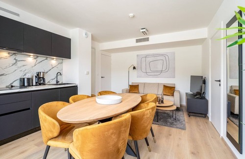 Camiers Apartment | Exceptional 2-Bedroom Apartment with Pool & Spa Amenities