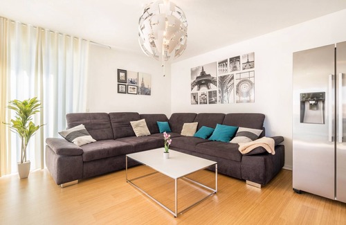 Finsterwalde Apartment | Top-Rated 'Sängerstadt Flat Ernst' with Terrace & Wi-Fi
