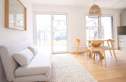 Donaustadt Apartment | Premium Apartment w/ Garden