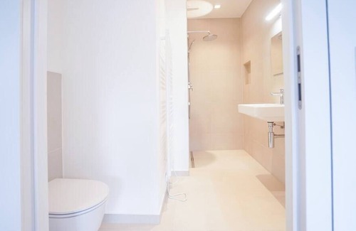 Donaustadt Apartment | Premium Apartment w/ Garden