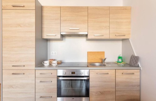 Funfhaus Apartment | Convenient Stay Between Schönbrunn and City Center