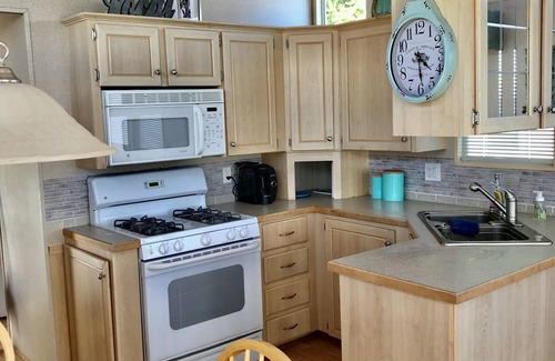 Sherkston House | Relaxing Beachfront Retreat at Sherkston Shores Resort