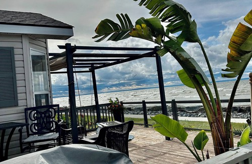Sherkston House | Relaxing Beachfront Retreat at Sherkston Shores Resort