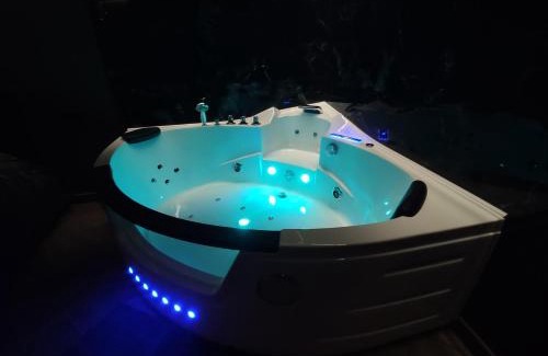 Klaipeda Apartment | Indulgent Bubble Jacuzzi Apartment with Spa Amenities